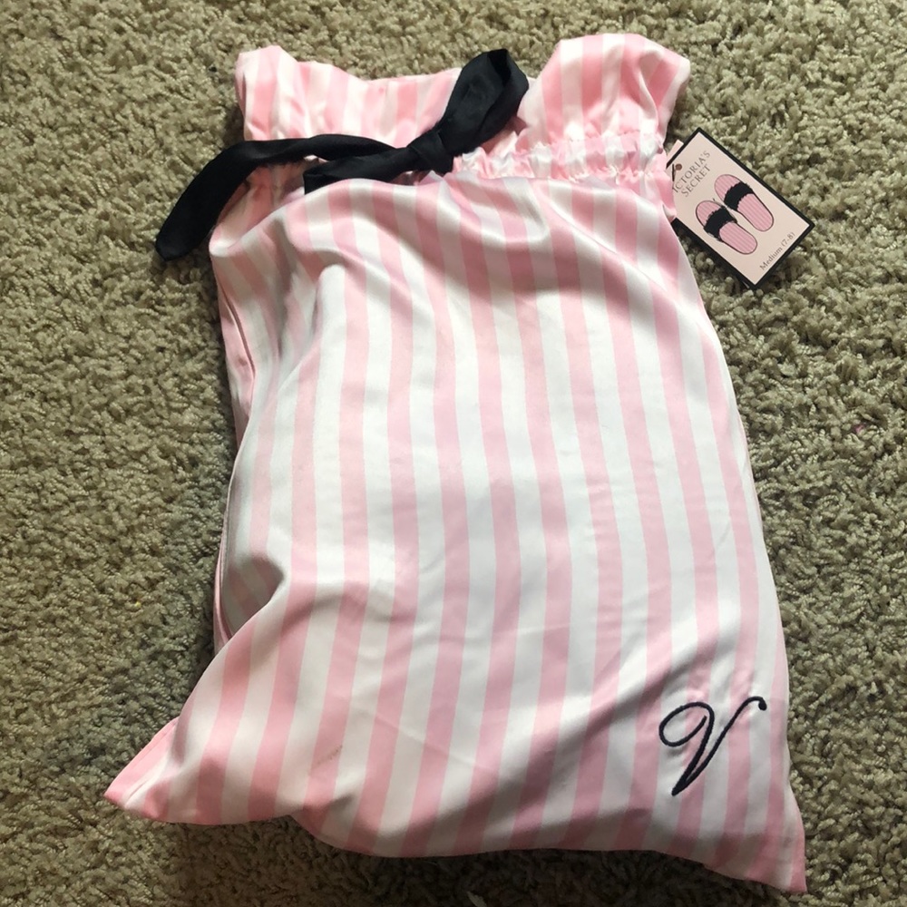 BRAND NEW VICTORIA SECRET SLIPPERS